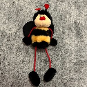 Russ Berrie St Valentine Bee ❤️